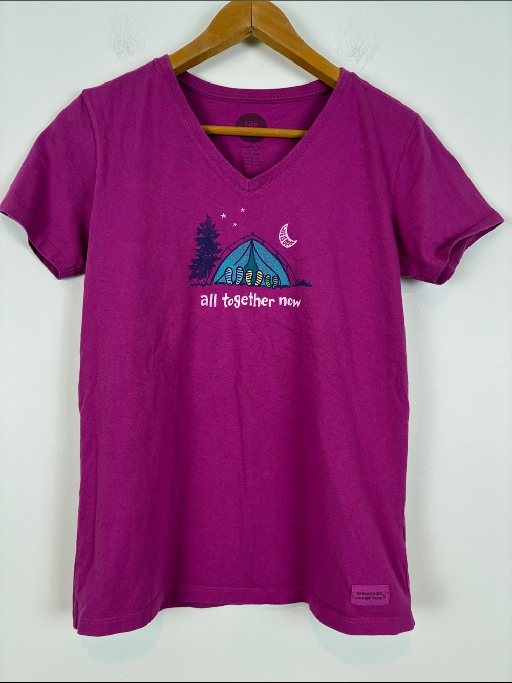 Life Is Good T-Shirt Classic Camping Purple Magenta Women’s Small Short Sleeve